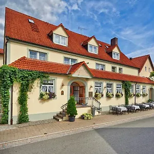 Hotel Brauereigasthof Zum Loewenbraeu, Adelsdorf
